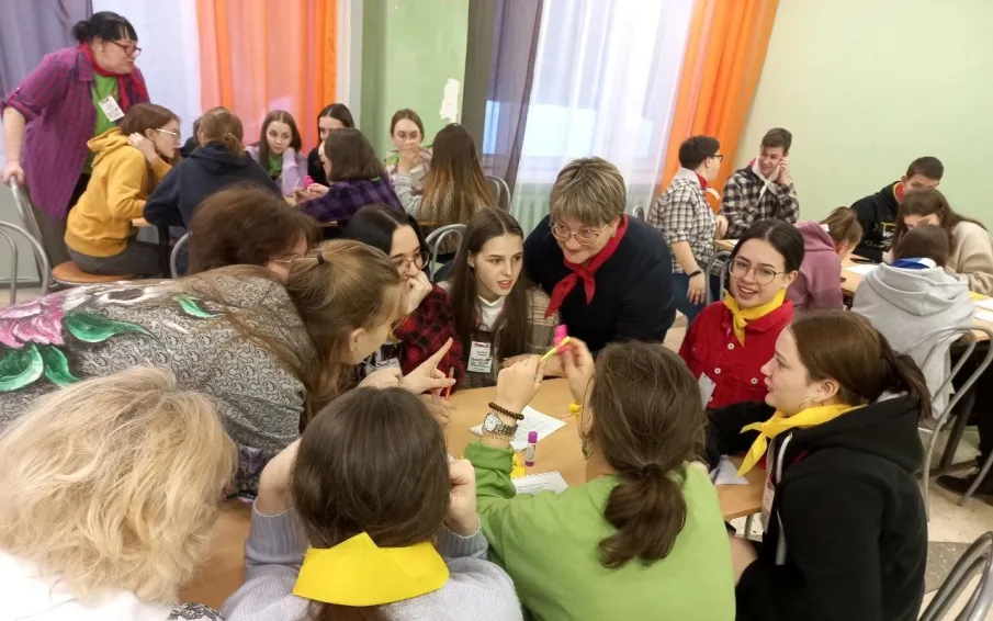 Профильная смена "Лидер" открылась в лагере "Энергетик" Володарского муниципального района