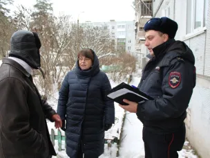 Один день с участковыми уполномоченными полиции провела председатель общественного совета при Отделе МВД России по Володарскому району