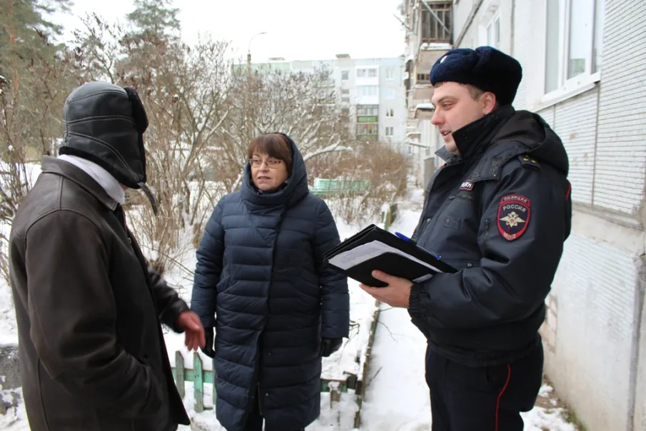 Один день с участковыми уполномоченными полиции провела председатель общественного совета при Отделе МВД России по Володарскому району