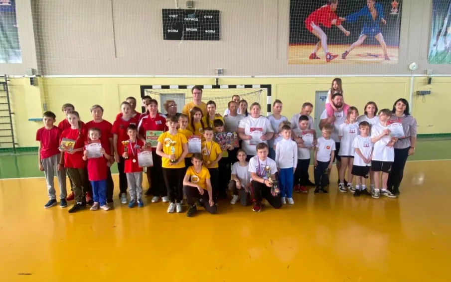 Замещающие семьи Володарского муниципального района приняли участие в зональных эстафетных играх «Задорные семьяне» среди приемных семей города Дзержинска и Володарского района Нижегородской области